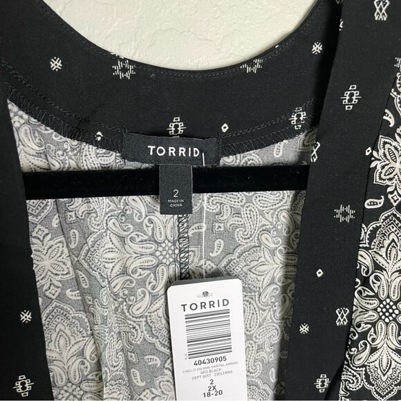 Torrid Black Geometric Challis Dolman Shirttail Kimono 2X NWT 40430905 - Picture 5 of 16